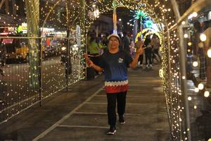 BIB: 
                            <button type="button" onclick="openModal(26274661)" class="btn btn-primary btn-sm float-right btn-popup" data-toggle="modal" data-target=".modal-high-quality">
                        <i class="fas fa-shopping-cart"></i> Add to Cart
                    </button>
                                            <button type="button" onclick="isThisMe(26274661, true)" class="btn btn-success btn-sm float-right btn-popup btn-isme hidden" data-toggle="tooltip" data-placement="bottom" title="นี่คือรูปของคุณใช่ไหม คลิกที่นี่เพื่อเอาเข้าอัลบั้ม">
                        <i class="fas fa-plus"></i> Add to album
                    </button>
                    <button type="button" onclick="isThisMe(26274661, false)" class="btn btn-warning btn-sm float-right btn-popup btn-isnotme hidden">
                        <i class="fas fa-ban"></i> Remove from album
                    </button>